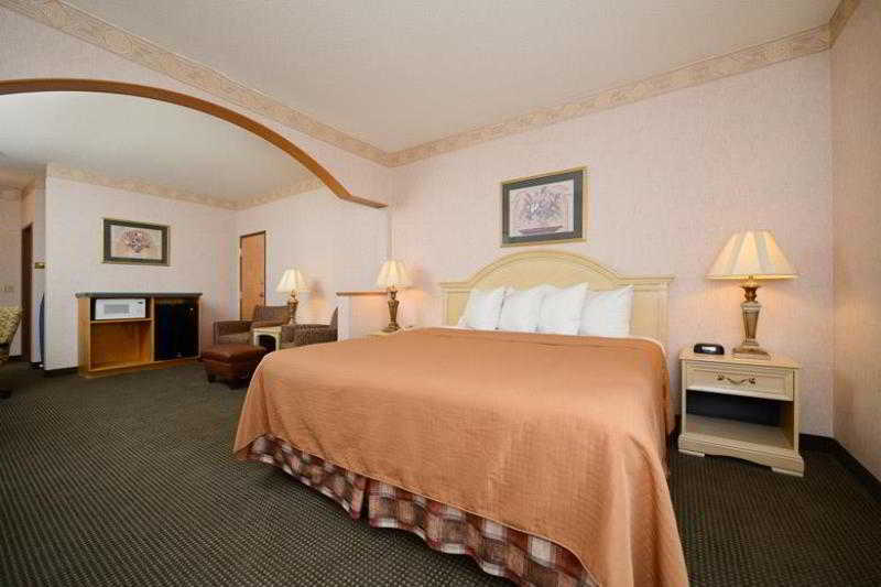 Best Western Circus City Inn Peru Экстерьер фото