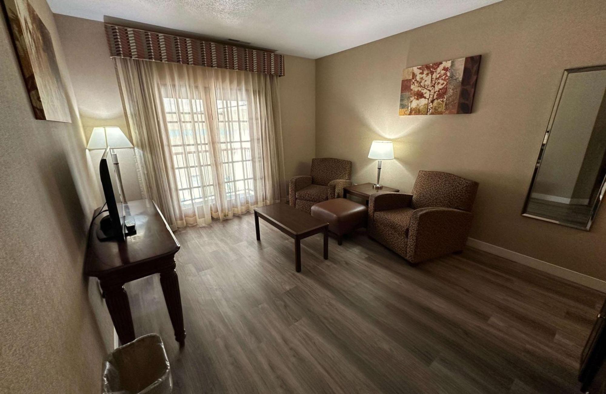 Best Western Circus City Inn Peru Экстерьер фото