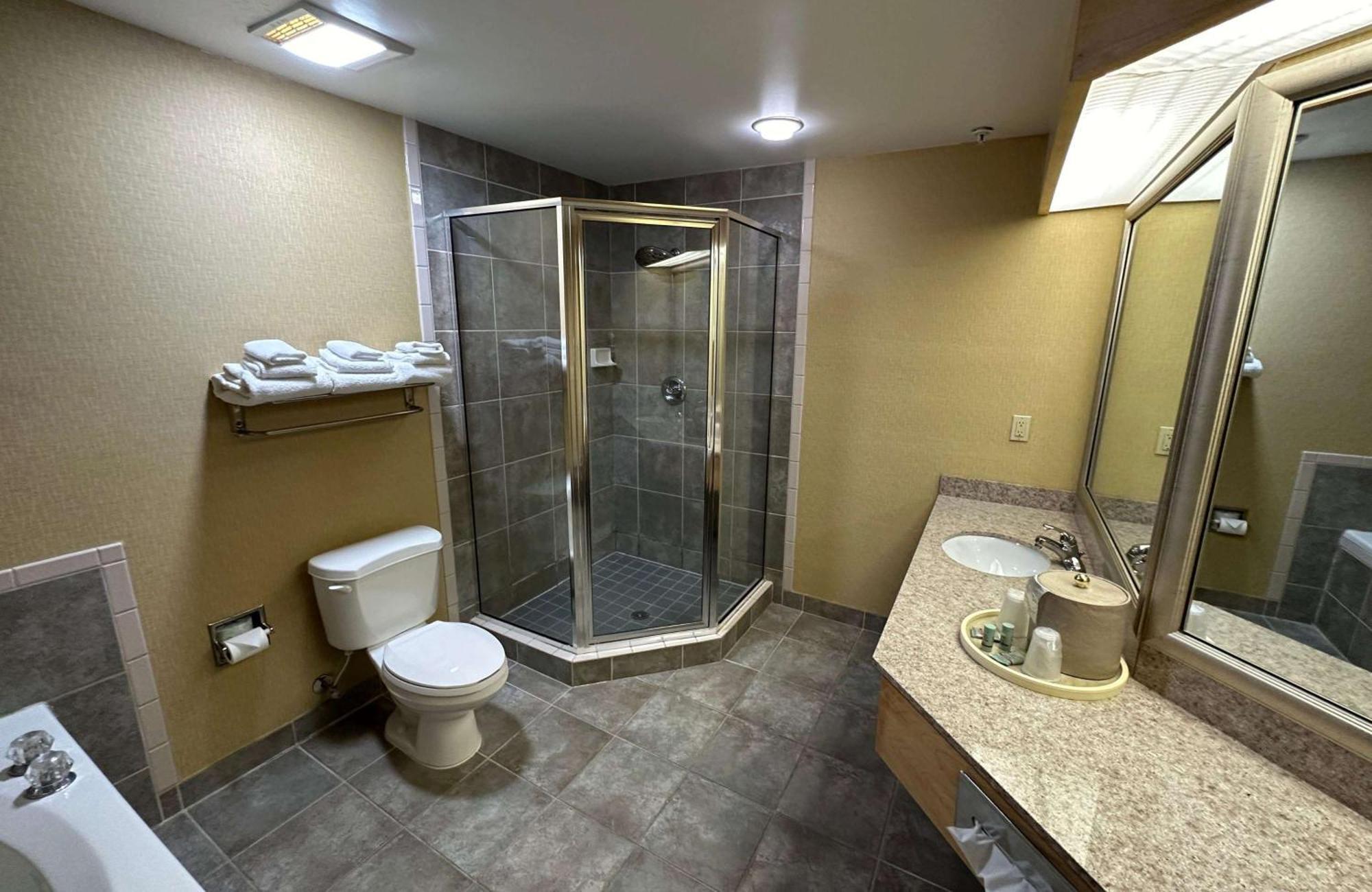 Best Western Circus City Inn Peru Экстерьер фото