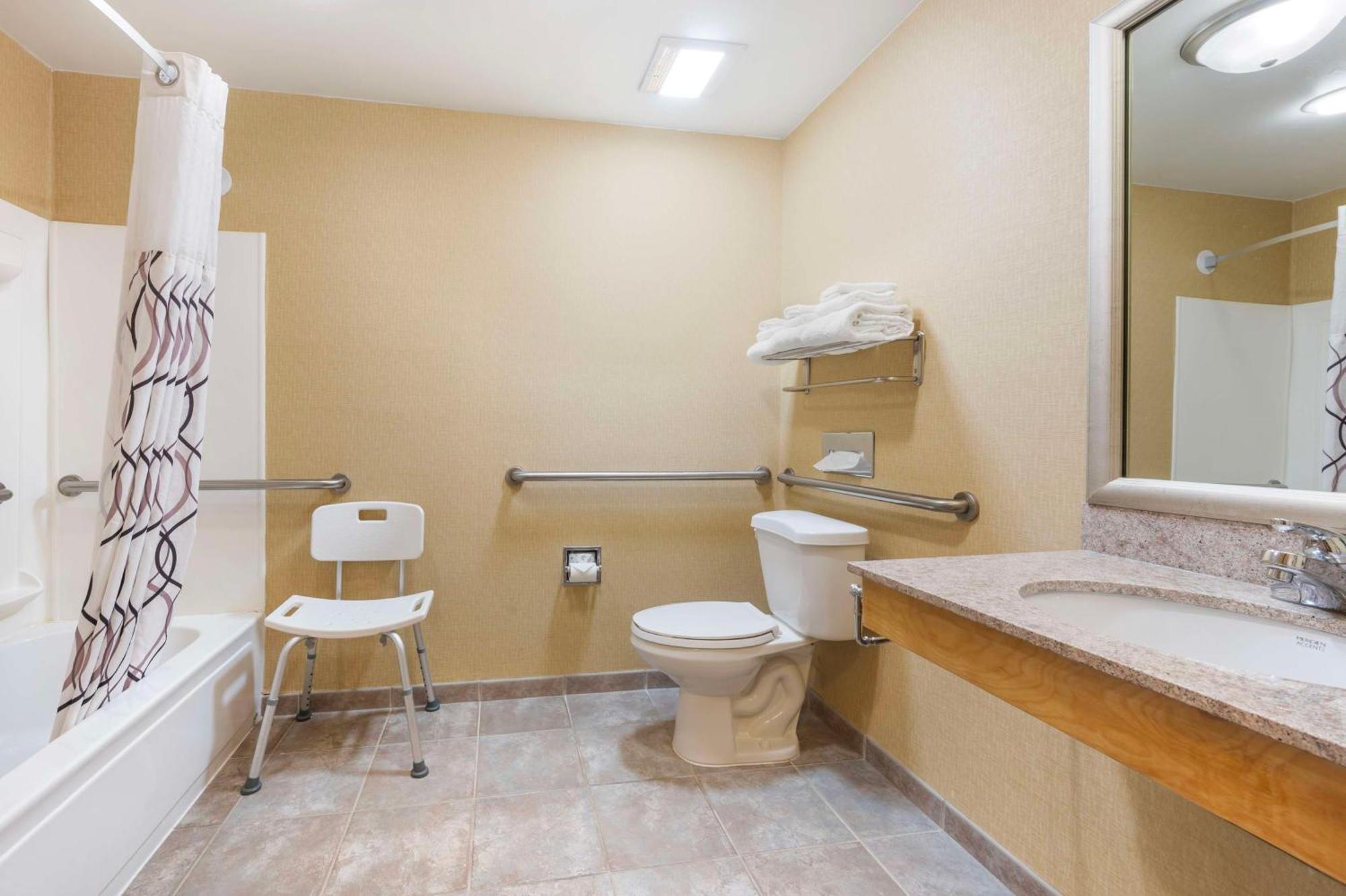 Best Western Circus City Inn Peru Экстерьер фото