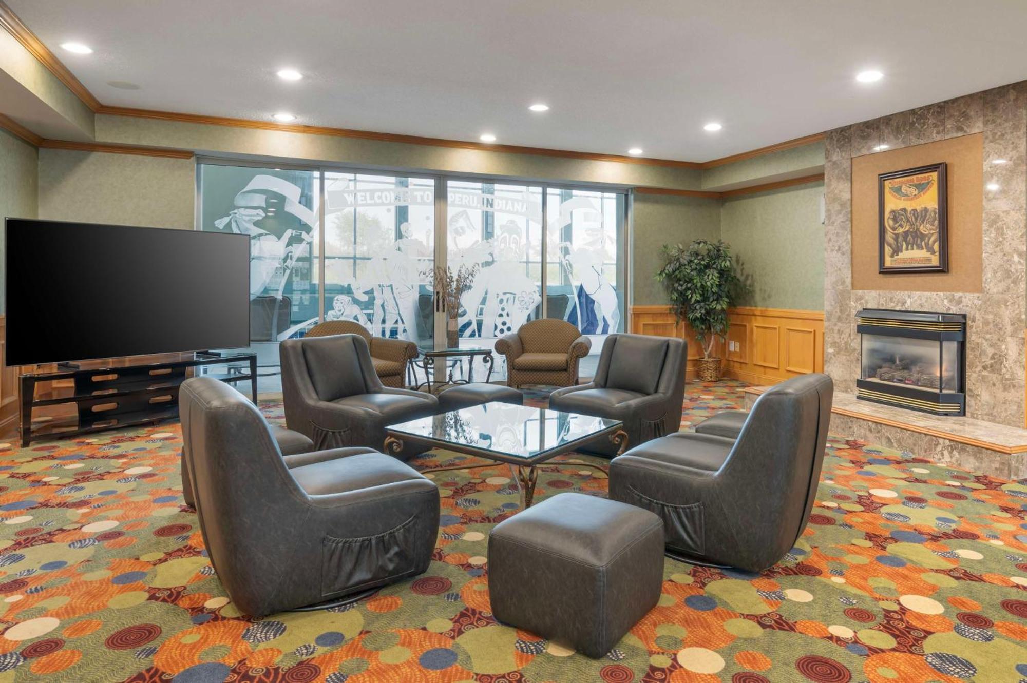 Best Western Circus City Inn Peru Экстерьер фото