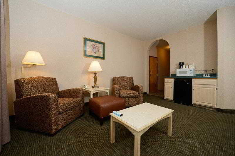 Best Western Circus City Inn Peru Экстерьер фото